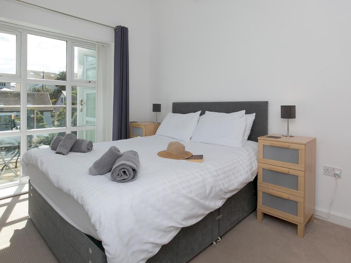 Pass The Keys 2 Bed Sea View Apartment With Balcony Parking Benllech Exterior foto