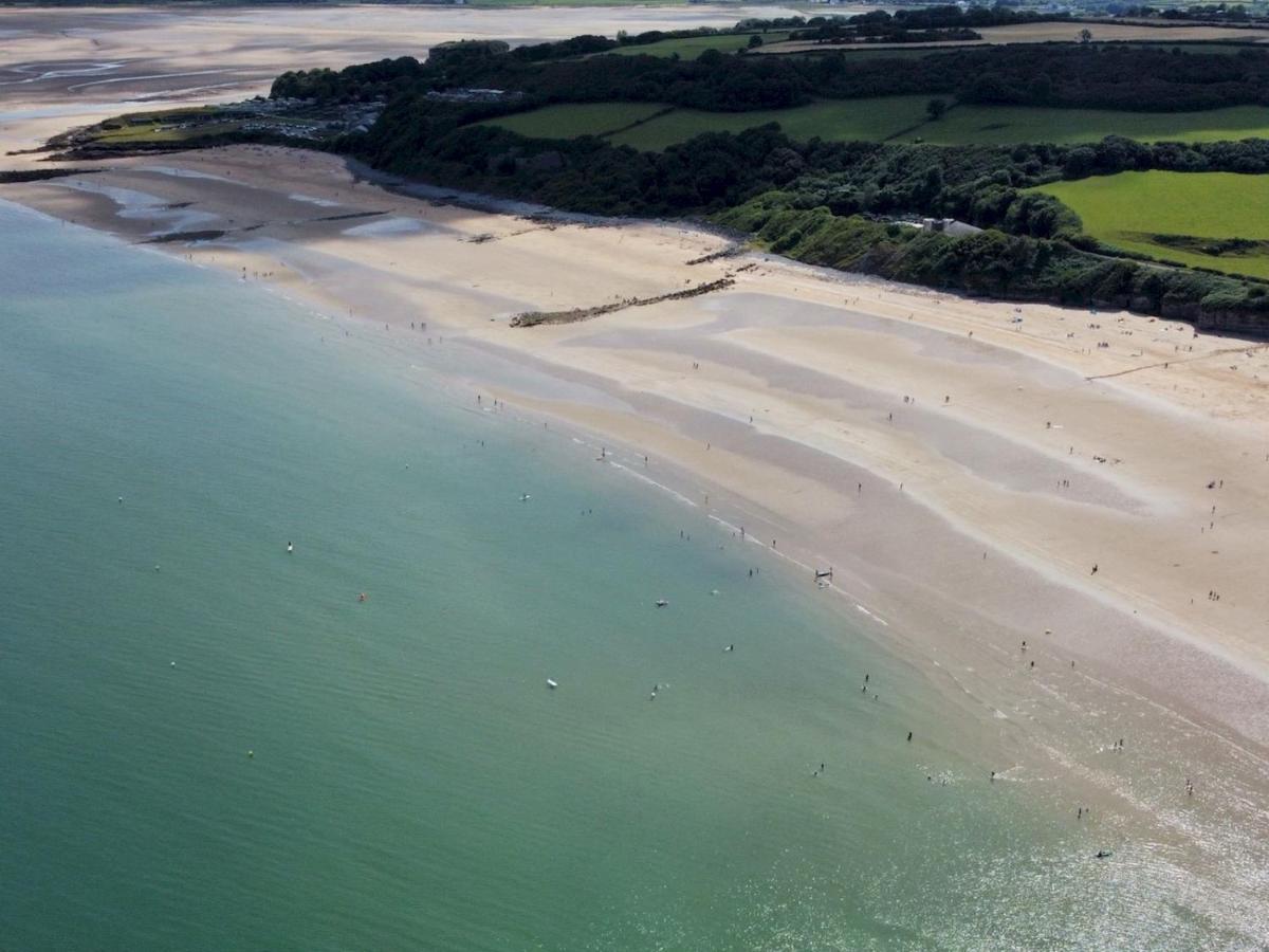 Pass The Keys 2 Bed Sea View Apartment With Balcony Parking Benllech Exterior foto