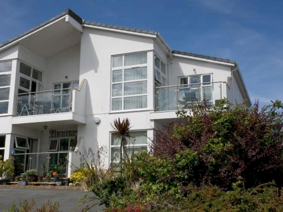 Pass The Keys 2 Bed Sea View Apartment With Balcony Parking Benllech Exterior foto